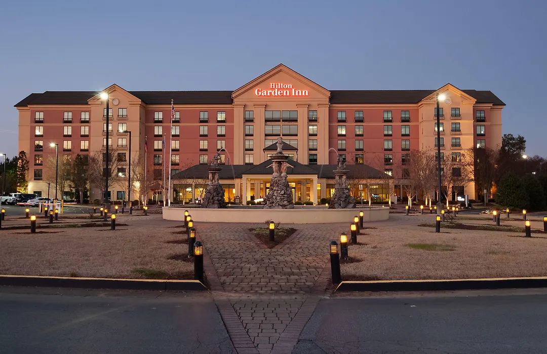 Hilton Garden Inn Atlanta Airport/Millenium Center-1